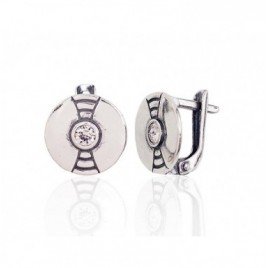 Sidabriniai auskarai ant cilindrinės spynos0